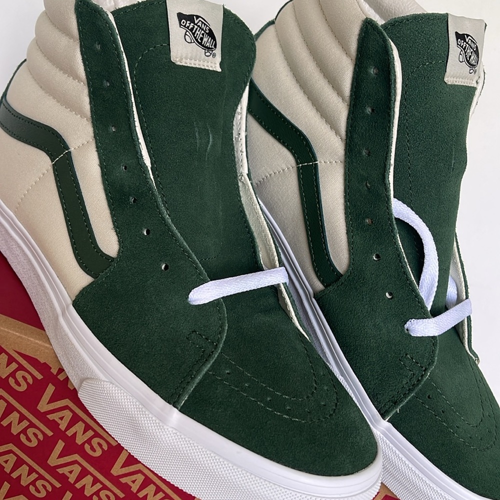 Vans Men’s Sk8-Hi Canvas/Suede Mountain Vie
VN0007NSBD6
Sneakers - Picture 7 of 16